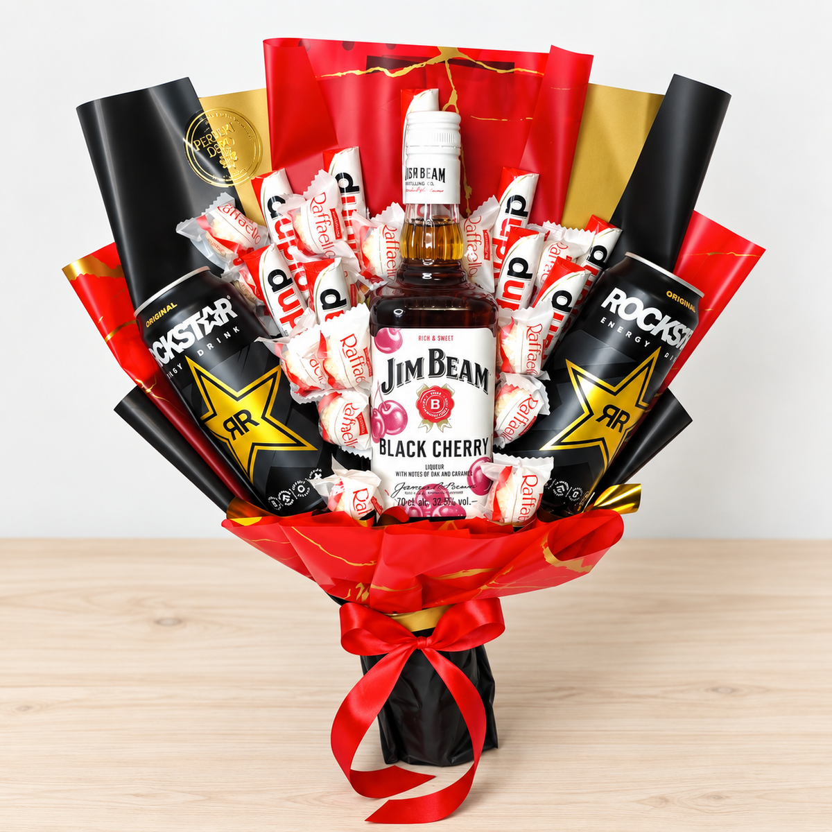 Jim Beam Black Cherry Geschenkstrauß mit Raffaello, Duplo & Rockstar