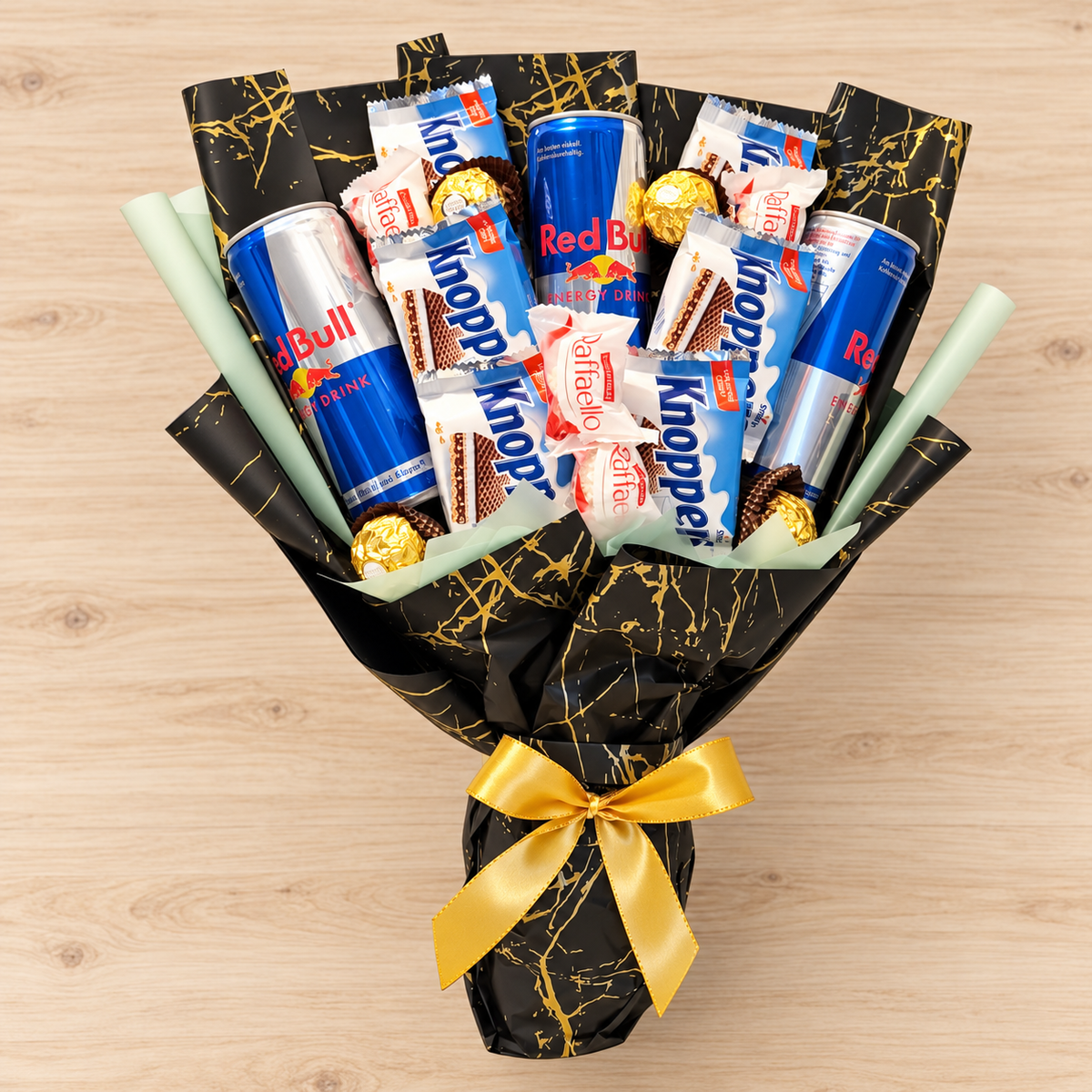 Energetischer Genussstrauß mit Knoppers, Ferrero Rocher, Raffaello & Red Bull – Kraftvolles Geschenk für aktive Genießer