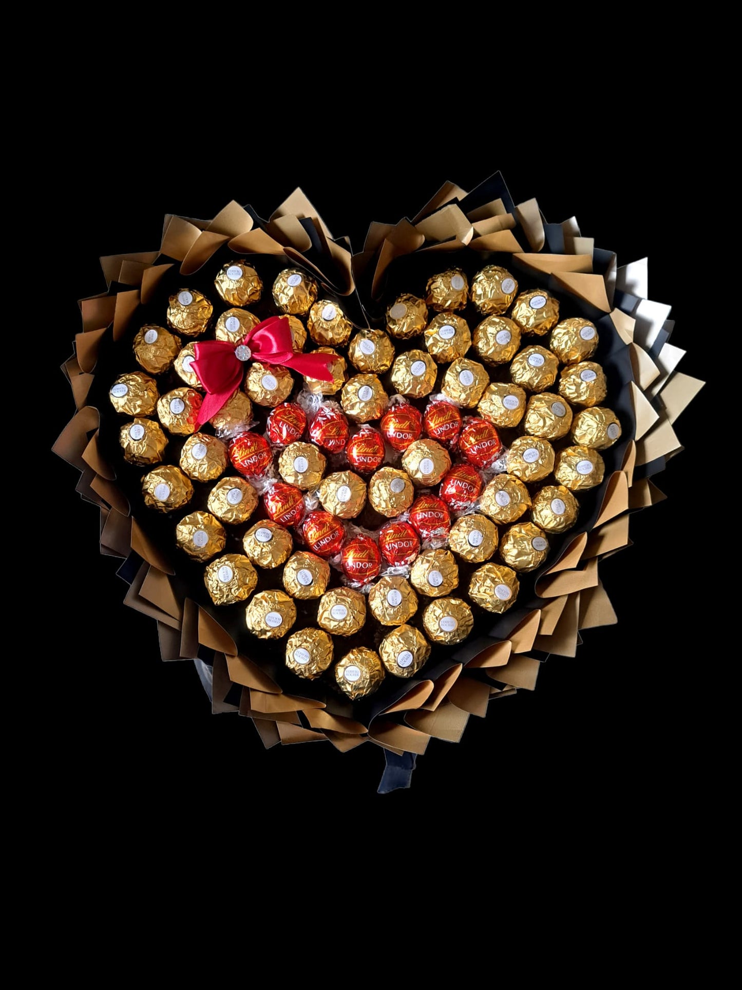 Majestic heart bouquet with Mon Chéri – Exclusive gift for royal moments of pleasure