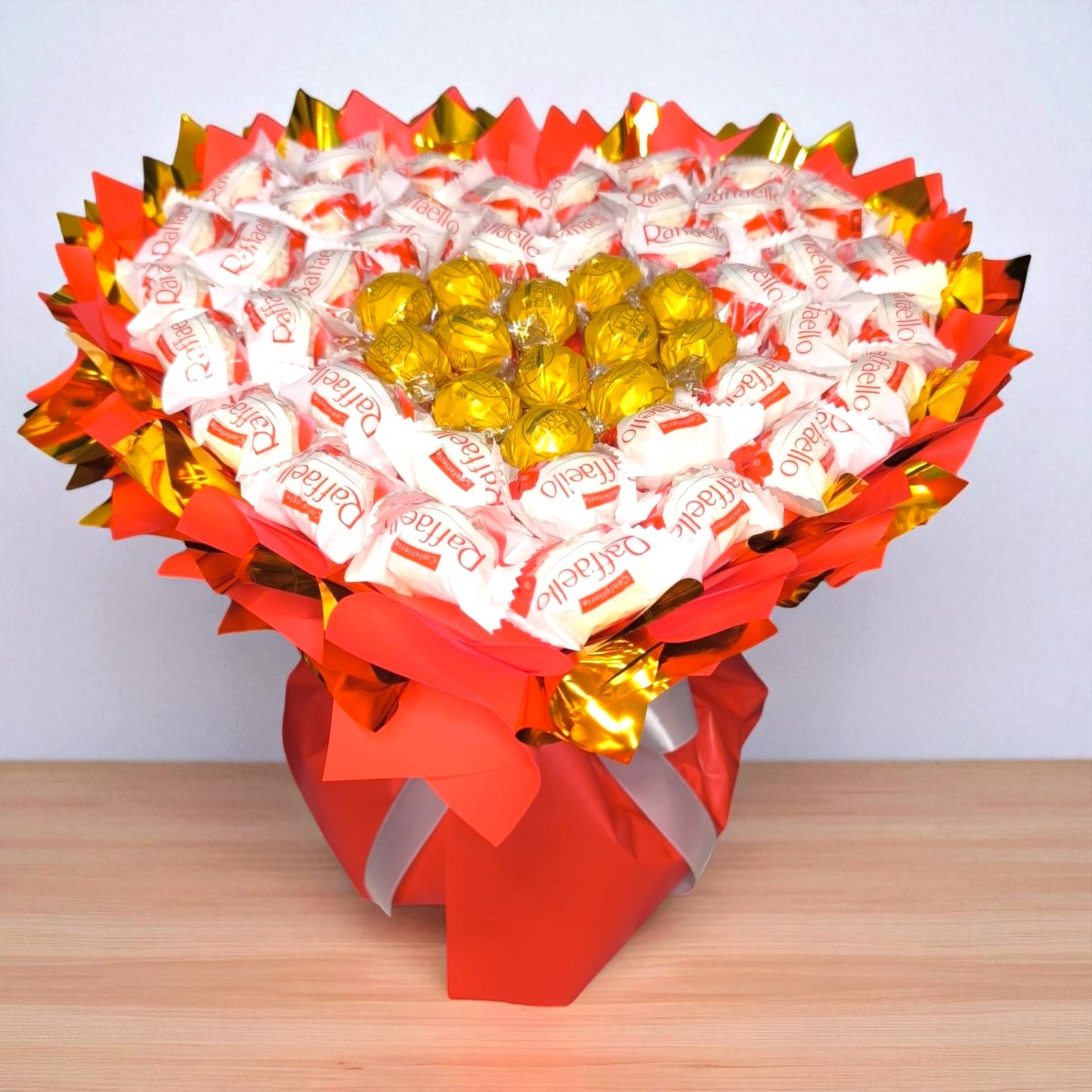 Summer Edition Blumenstrauß – Elegantes Pralinen-Geschenk für besondere Anlässe