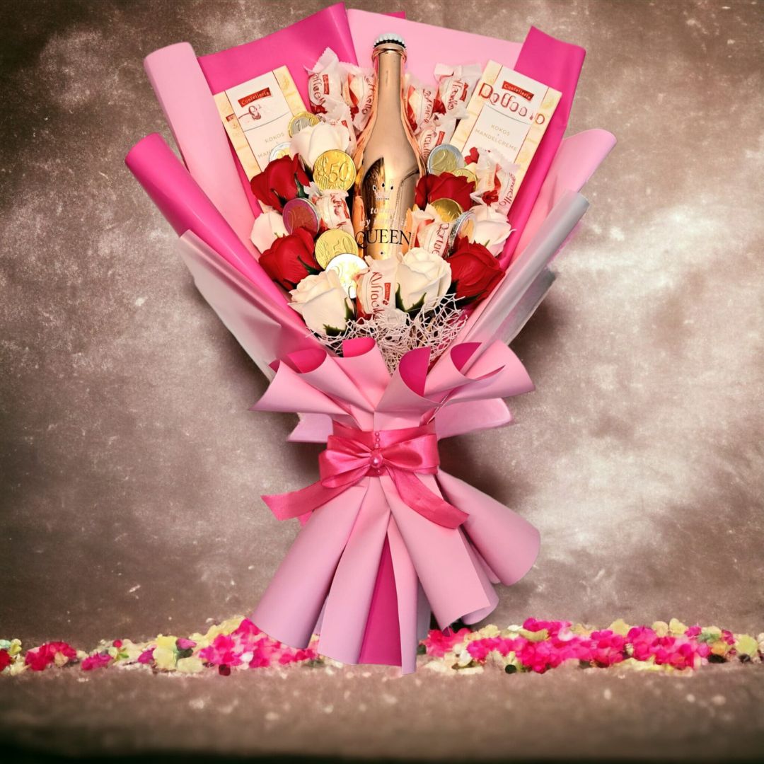 Romantischer Queen Geschenkstrauß mit Wein & Raffaello – Luxus Geschenk für Frauen