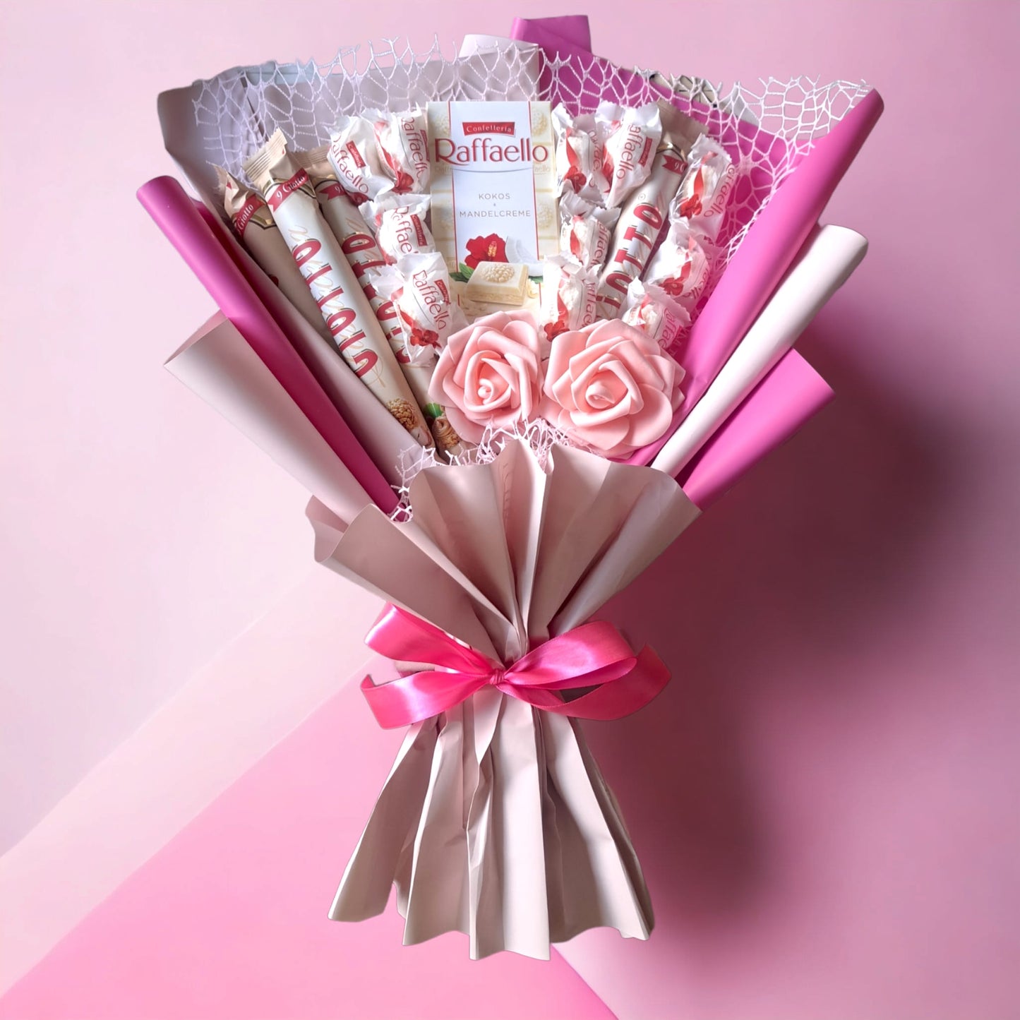 Essbarer Blumenstrauß "Pink Giotto" – Exklusives Geschenk mit Raffaello, Giotto & kunstvollen Rosen