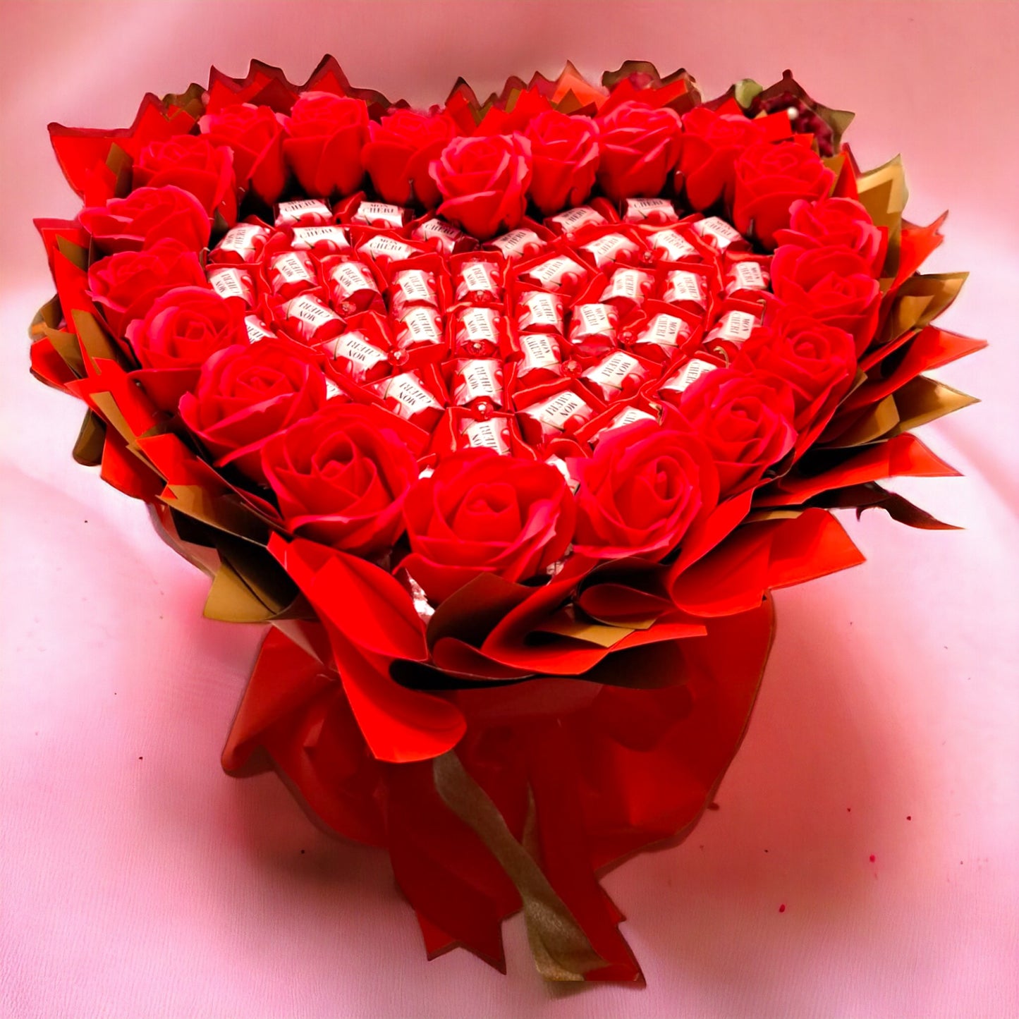 Hjerteformet pralinebuket "Cheri Love" – Eksklusiv gave med Mon Cheri praliner