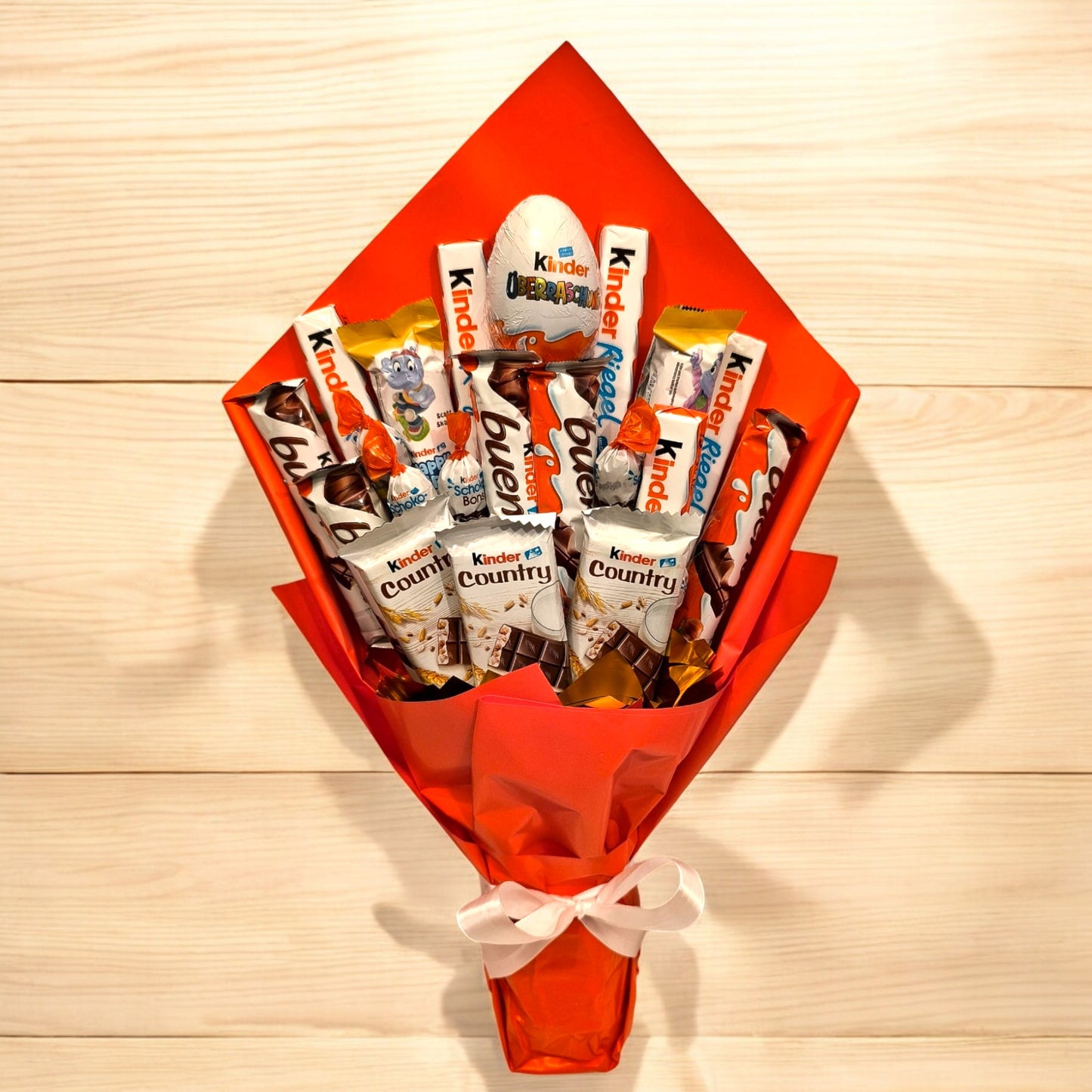 Spiselig buket blomster "Kinder Set" - farverig buket af lækkerier med børns slik