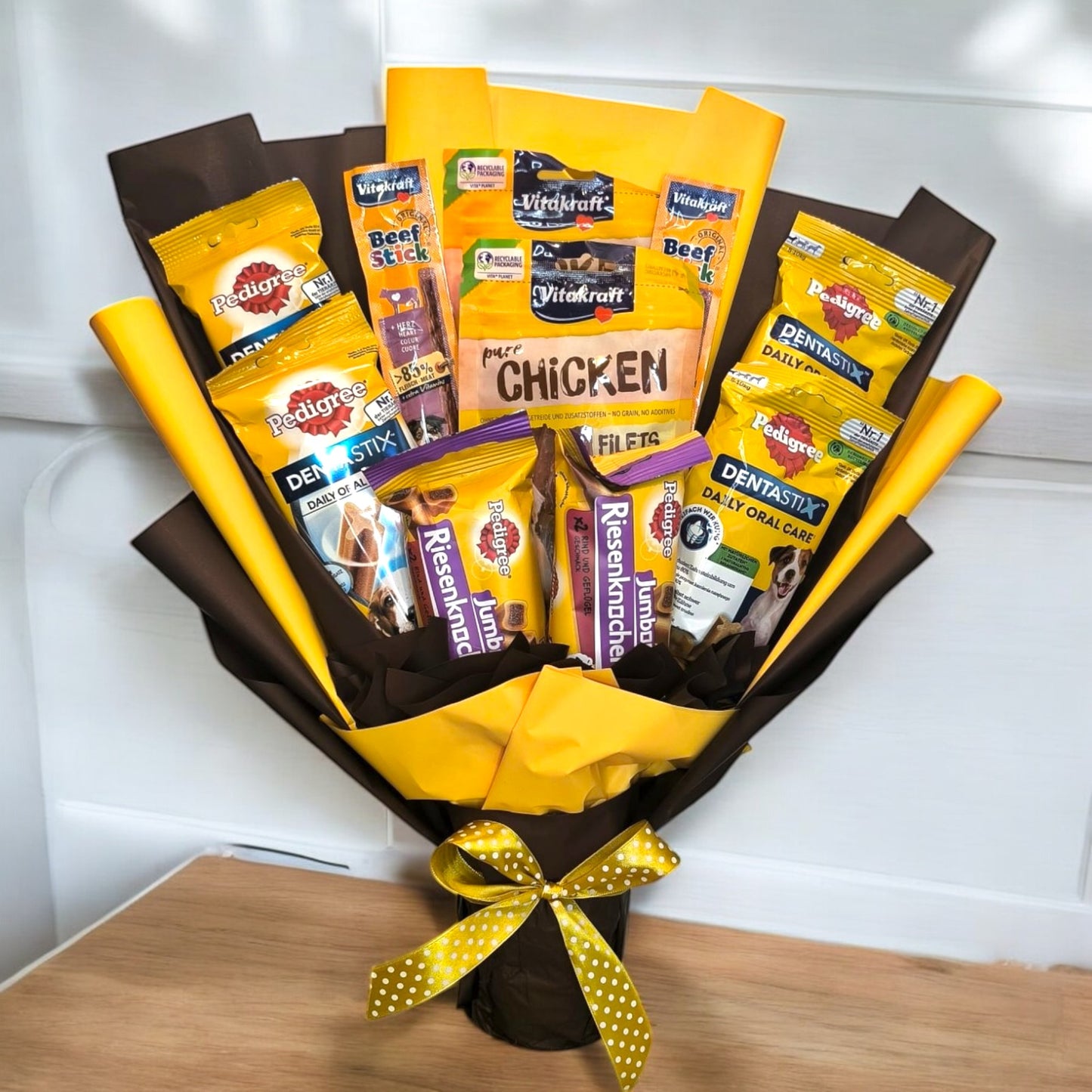 Geschenk-Bouquet für Hunde – Leckerli-Arrangement für besondere Anlässe