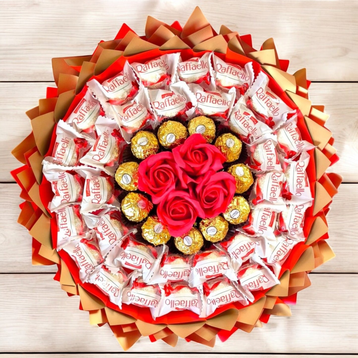 Luxuriöser Raffaello & Ferrero Rocher Pralinenstrauß – Exklusives Geschenk für jeden Anlass