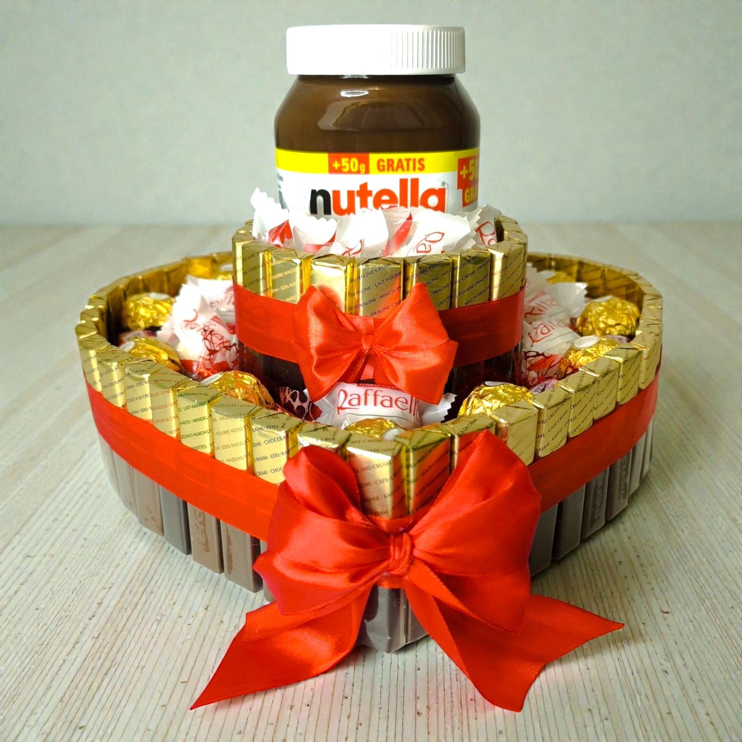Nutella Herz Geschenkstrauß mit Ferrero Pralinen