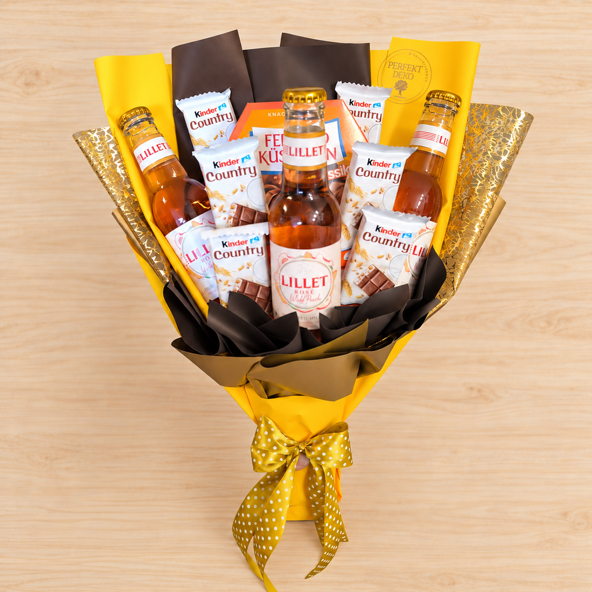 Lillet Rosé Strauss mit Ferrero Küsschen & Kinder Country – Geschenk für Frauen
