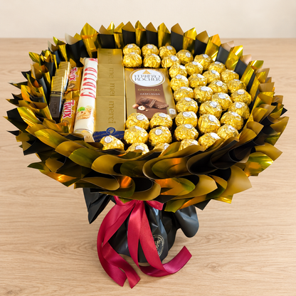Schokoladenstrauß in Schwarz-Gold mit Ferrero Rocher, Merci und Twix