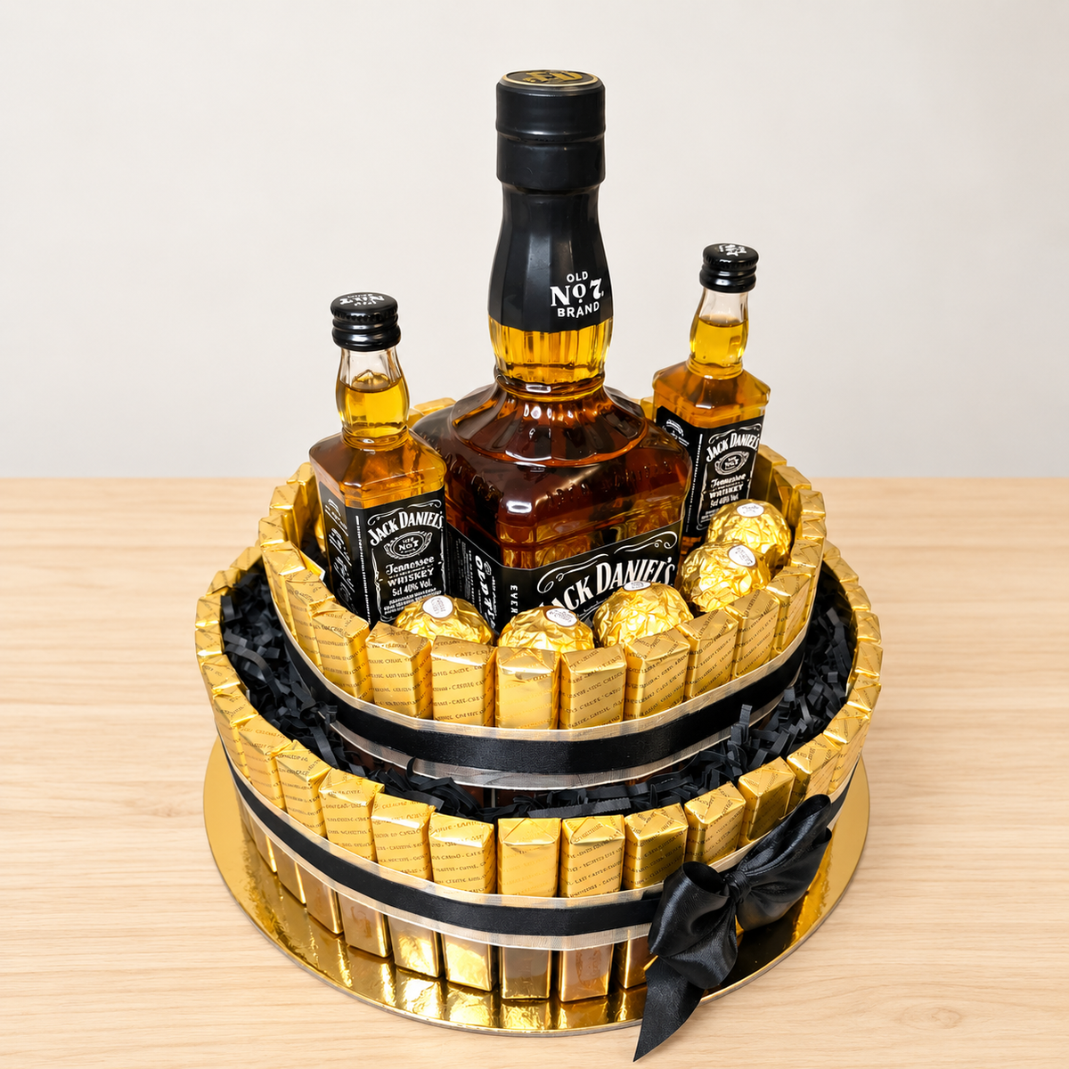 Jack Daniel’s Gold – Süßigkeitentorte mit Merci & Ferrero Rocher