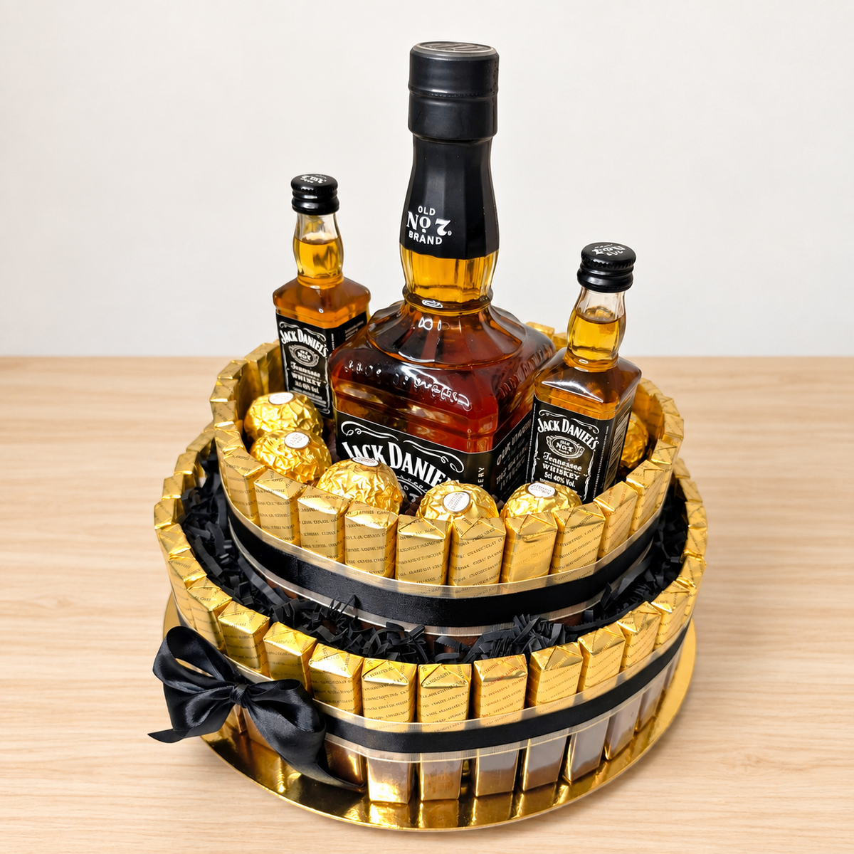 Jack Daniel’s Gold – Süßigkeitentorte mit Merci & Ferrero Rocher