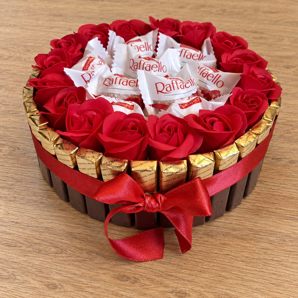 cake "Rose Ring Raffaello"