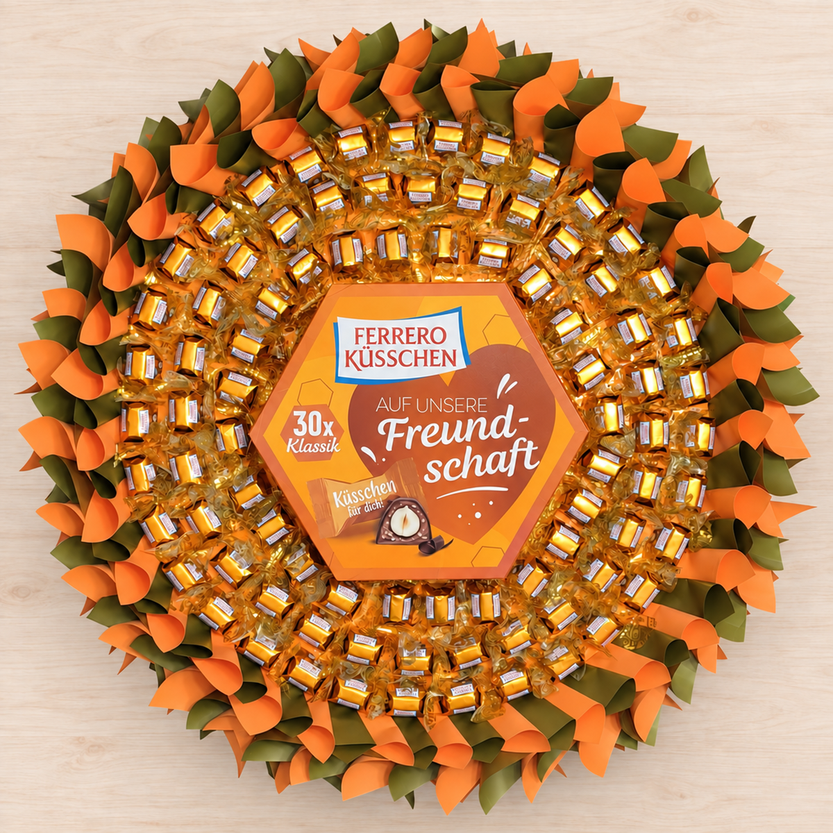Ferrero Küsschen XL Strauss in Orange-Gold – Schokoladengeschenk