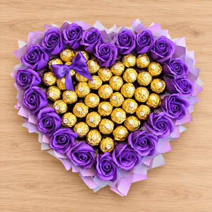Lila Love – Herzförmiger Pralinenstrauß mit Ferrero Rocher und Seifenrosen