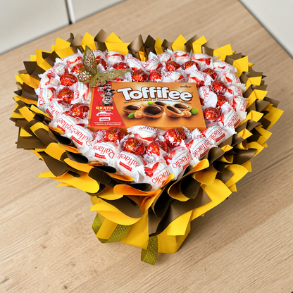 Süßigkeitenstrauß in Herzform mit Toffifee, Raffaello & Lindt Lindor