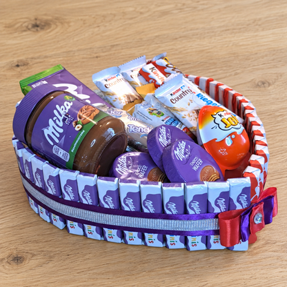 Milka & Kinder Genussherz – Süßigkeitentorte mit Milka Creme