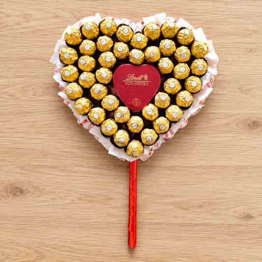 Schokoladen-Lolli in Herzform mit Ferrero Rocher, Raffaello und Lindt