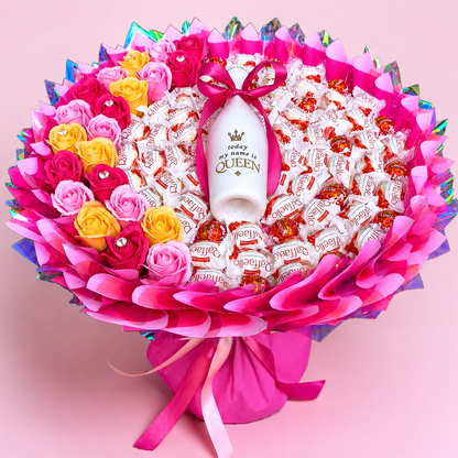 Raffaello Blumenstrauß XL mit Seifenrosen, Lindor & Weißwein – Geschenk für Frauen