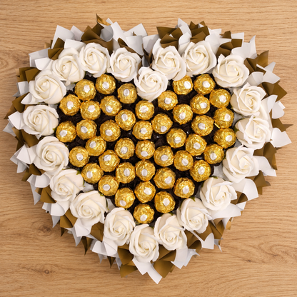 Ferrero Rocher Herzstrauß mit weißen Seifenrosen – luxuriöses Geschenk in Herzform