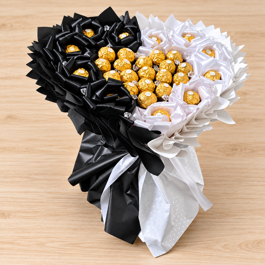 Ferrero Rocher Herzstrauß mit schwarzen und weißen Satinrosen