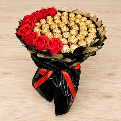 Ferrero Rocher Strauss mit roten Seifenrosen – Geschenk für Sie