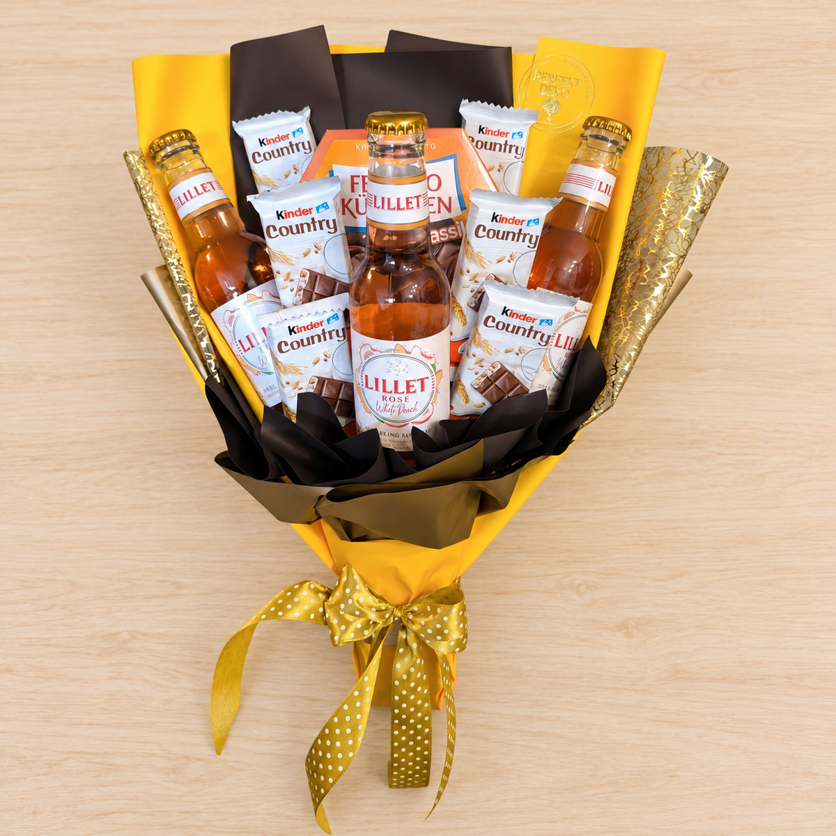 Lillet Rosé Strauss mit Ferrero Küsschen & Kinder Country – Geschenk für Frauen