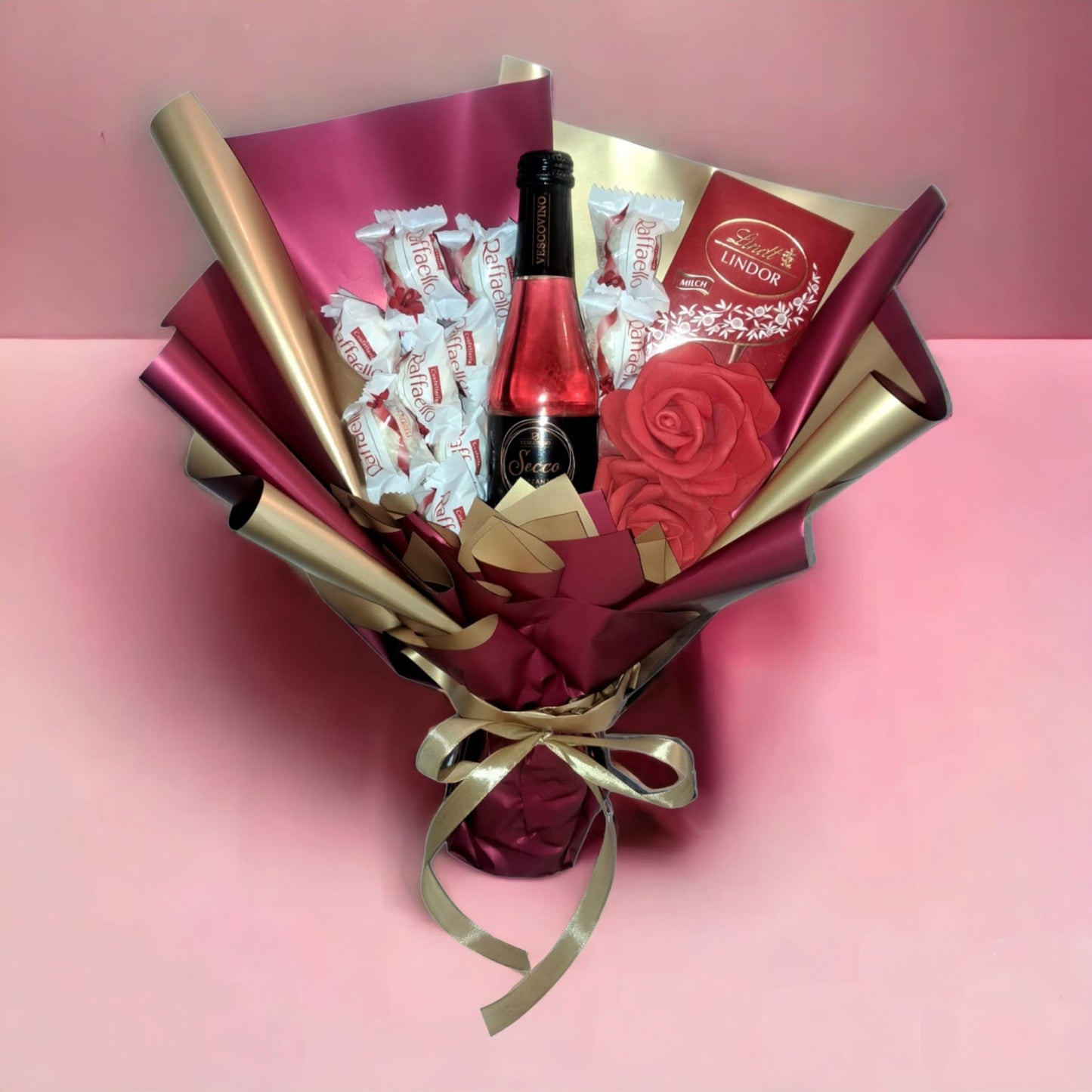 Edible bouquet with Raffaello, Lindt &amp; Vescovino Secco Frizzante Rosa – Elegant gift for special occasions