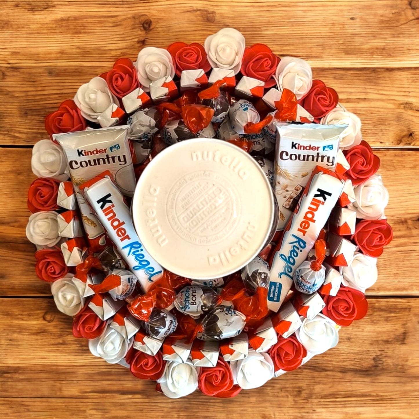 Luxuriöse Nutella-Geschenktorte – Perfektes Schoko-Bouquet mit Kinder-Süßigkeiten