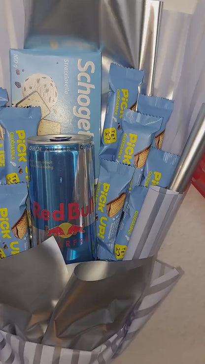 Energetischer Genussstrauß mit Pick Up, Schogetten & Red Bull – Dynamisches Geschenk für aktive Momente