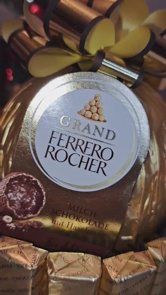 Handgefertigte Schokoladentorte mit Merci und Ferrero Rocher – Ein Genuss für Schokoladenliebhaber