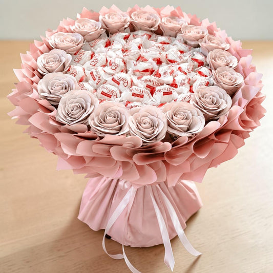 Raffaello Strauß mit Vintage Seifenrosen – Elegantes Geschenk zum Geburtstag