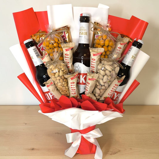 Geschenkstrauss mit Tyskie Bier, Giotto und Snacks – besondere Geschenkidee für Männer