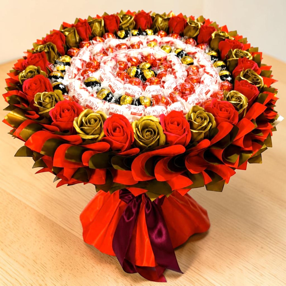 Premium Pralinenstrauß Rote Eleganz