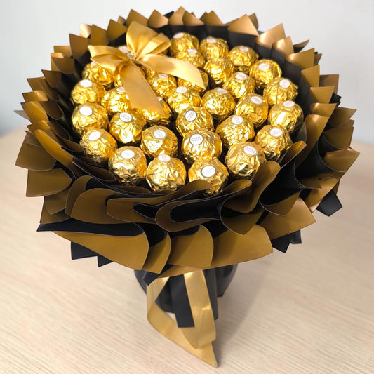 Romantic break with Ferrero Pralines &amp; Soap Roses – Luxuriously and sustainably packaged