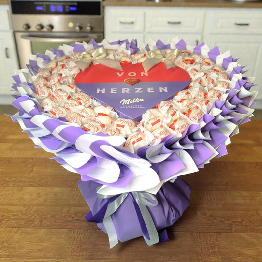 Raffaello Herz Strauss Deluxe XL mit Milka Pralinen – großer Süßigkeitenstrauss Herzform lila weiß Geschenk