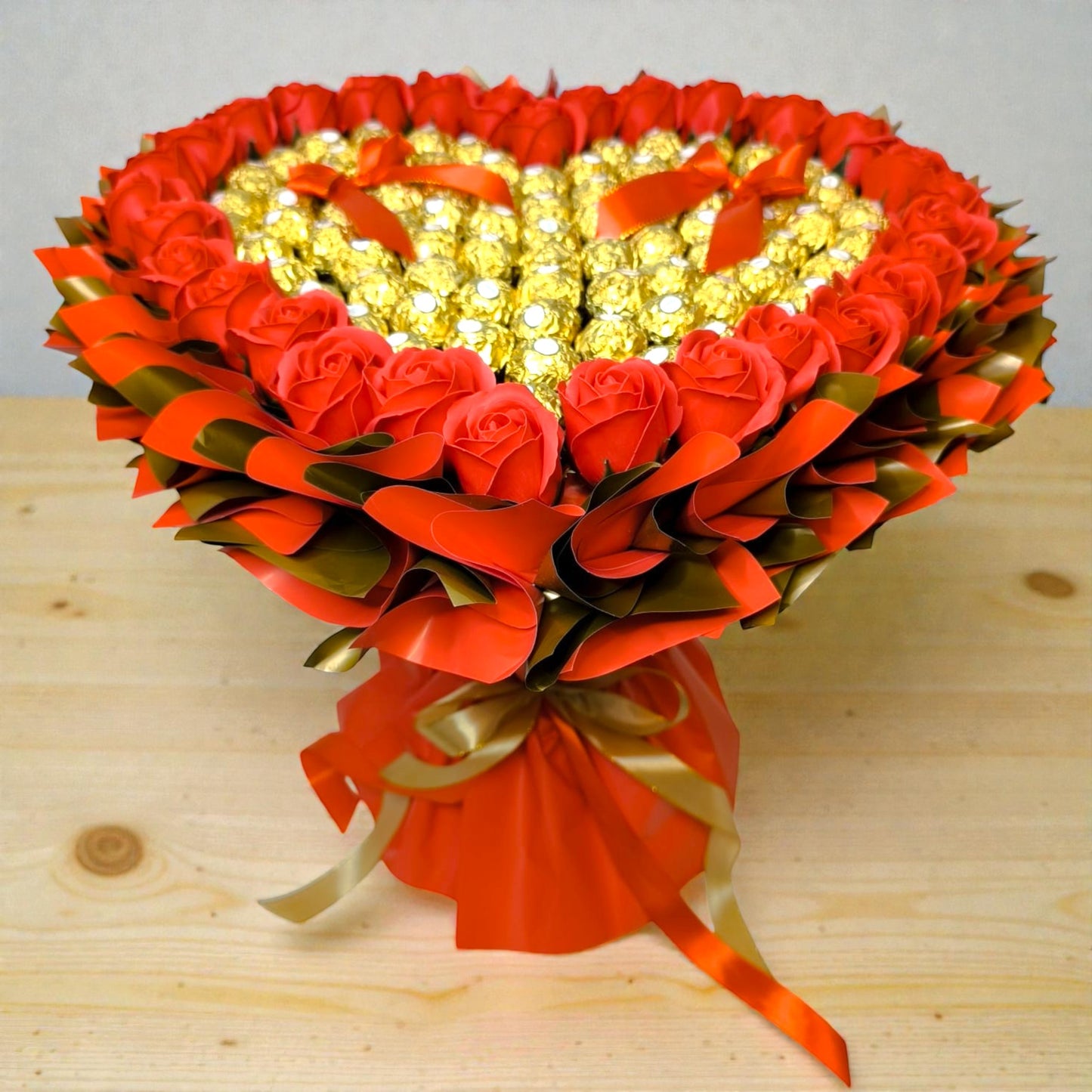 Ferrero Rocher Herz Strauß Deluxe XL – Exklusiver Schokoladenstrauß in Herzform