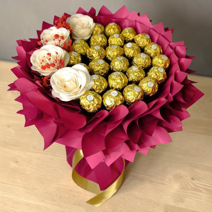 Ferrero Rocher Geschenk Strauss mit Vintage Seifenrosen – Süßer Pralinen Strauss Geschenkidee für Geburtstag, Valentinstag & Muttertag