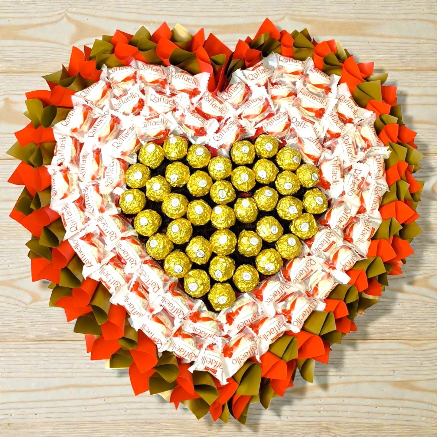 Raffaello & Ferrero Rocher Herz Strauß Deluxe XL – Luxuriöser Schokoladenstrauß in Herzform