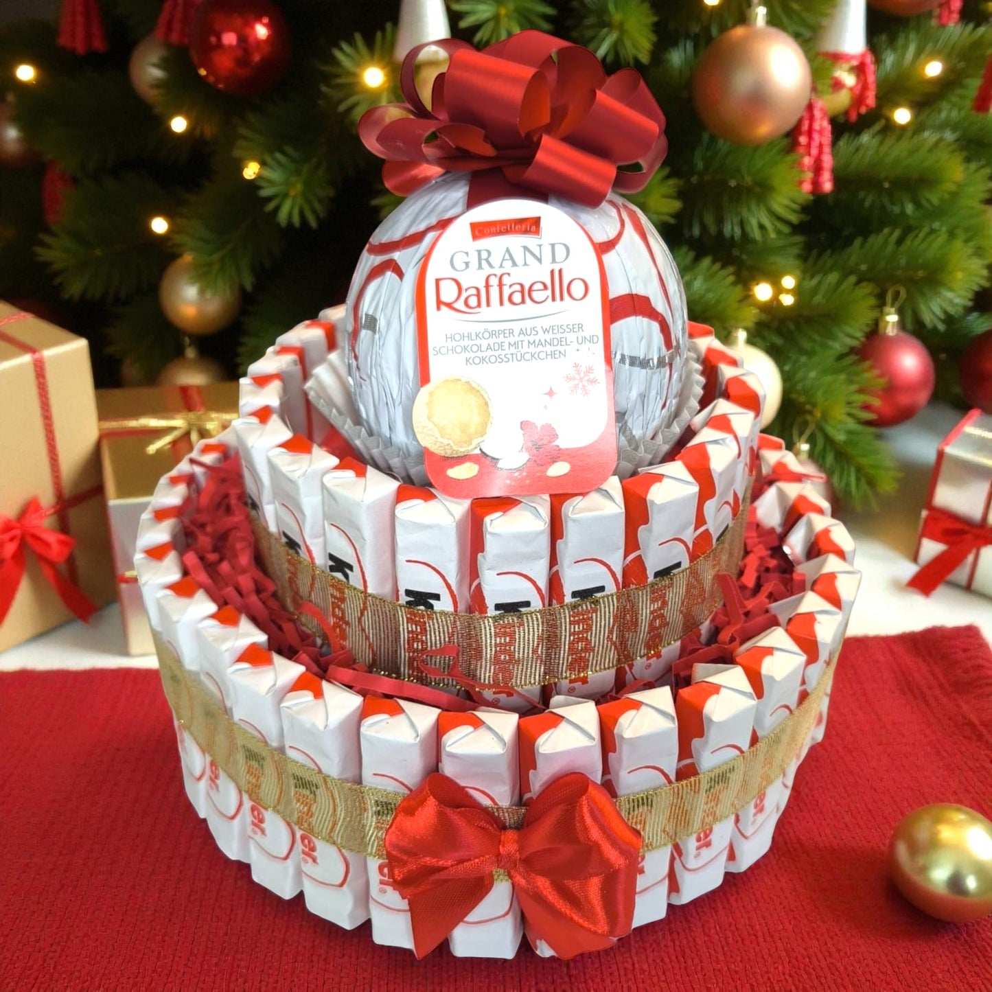 Raffaello Geschenk Torte „Grand Raffaello” – Edle Süßigkeitentorte mit Ferrero Raffaello • Perfektes Weihnachtsgeschenk