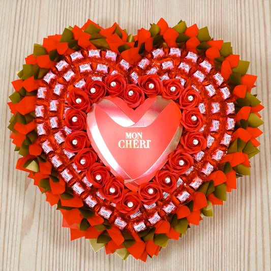 Mon Chéri Strauss XL Deluxe mit Seifenrosen – Essbarer Strauss mit Ferrero Mon Chéri Pralinen und Herzbox Geschenk