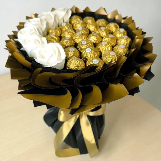 Romance and relaxation combined – handmade bouquet with Ferrero Rocher and soap roses