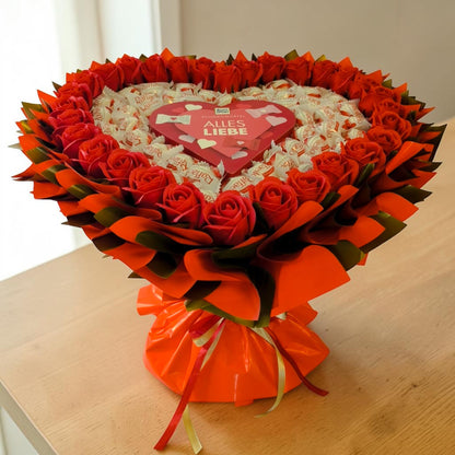 Herz Strauss mit Raffaello und roten Seifenrosen Geschenkbox