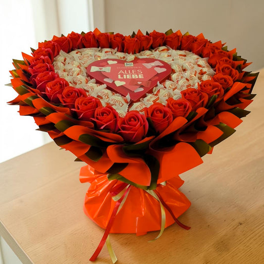Herz Strauss mit Raffaello und roten Seifenrosen Geschenkbox