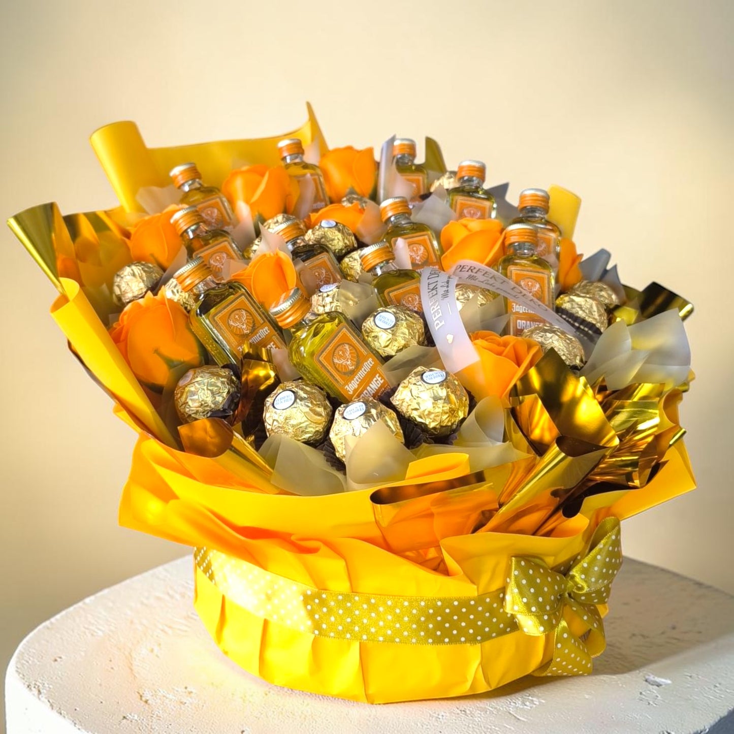 Jägermeister Orange Luxus Box L mit Ferrero Rocher & Seifenrosen
