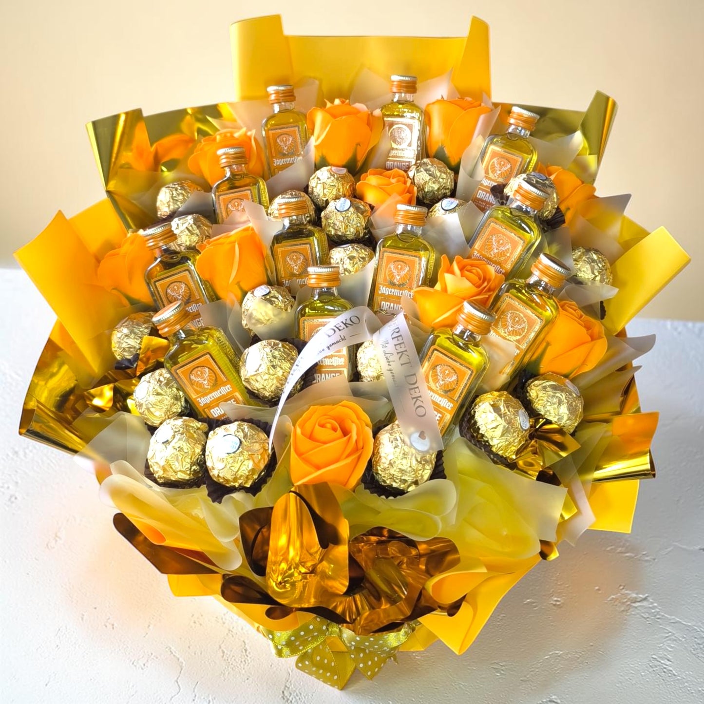 Jägermeister Orange Luxus Box L mit Ferrero Rocher & Seifenrosen