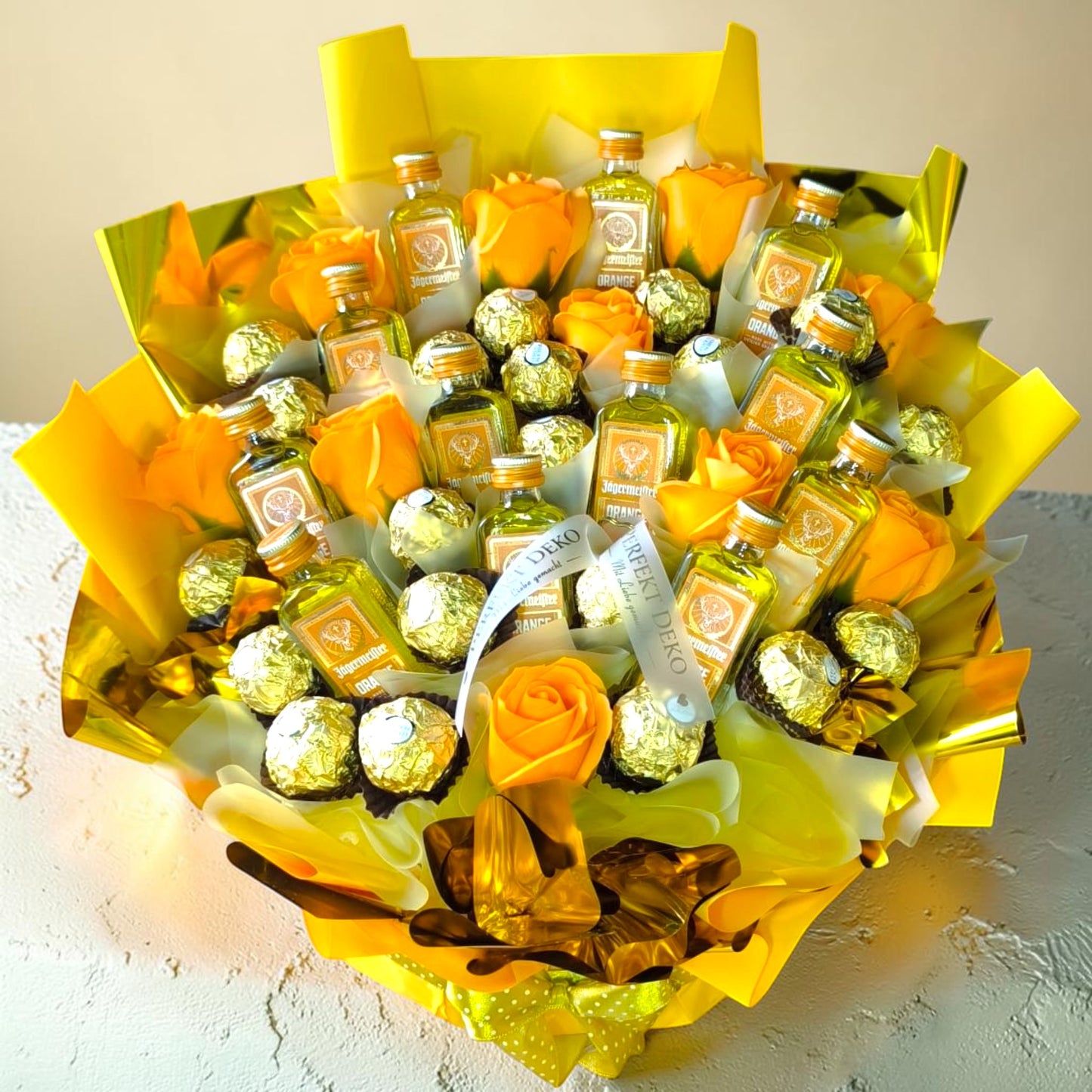 Jägermeister Orange Luxus Box L mit Ferrero Rocher & Seifenrosen