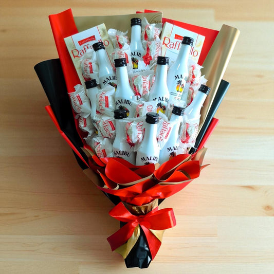🍫🎁 Edible Bouquet „Malibu & Raffaello“ – Alkohol Geschenk für Frauen & Männer – Süßigkeitenstrauß mit Likör & Pralinen